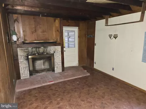 Living - 1001 Wayne Rd, Haddonfield, NJ 08033 photo 6 of 10