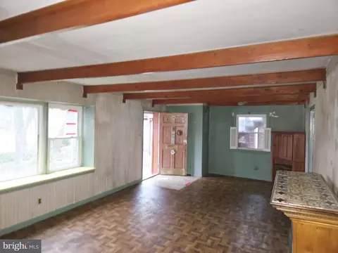 Living - 1001 Wayne Rd, Haddonfield, NJ 08033 photo 4 of 10