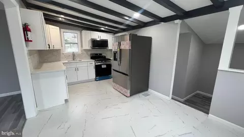Entry Way - 434 E Maple Ave, Lindenwold, NJ 08021 photo 9 of 24