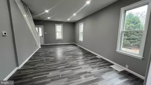 Entry Way - 434 E Maple Ave, Lindenwold, NJ 08021 photo 5 of 24