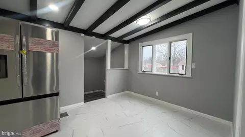 Entry Way - 434 E Maple Ave, Lindenwold, NJ 08021 photo 12 of 24