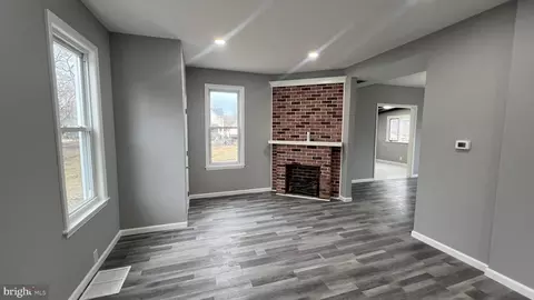 Entry Way - 434 E Maple Ave, Lindenwold, NJ 08021 photo 4 of 24
