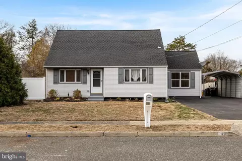 40 Mac Knight Dr, Pine Hill, NJ 08021