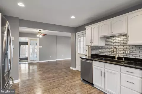 Entry Way - 40 Mac Knight Dr, Pine Hill, NJ 08021 photo 4 of 6