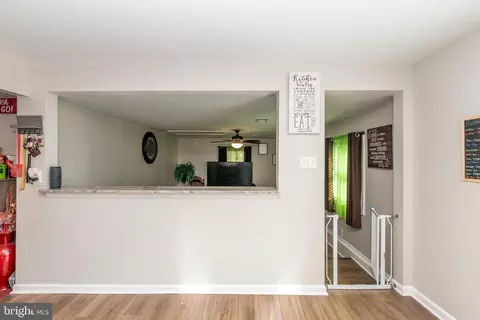 Entry Way - 421 E Maple Ave, Lindenwold, NJ 08021 photo 2 of 4