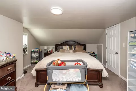 Bedroom - 421 E Maple Ave, Lindenwold, NJ 08021 photo 4 of 6