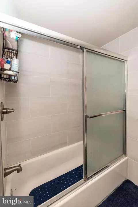 Bath - 421 E Maple Ave, Lindenwold, NJ 08021 photo 6 of 6