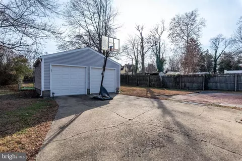 Exterior - 421 E Maple Ave, Lindenwold, NJ 08021 photo 3 of 6