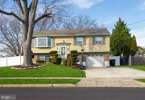 139 Fairmount Ave, Blackwood, NJ 08012