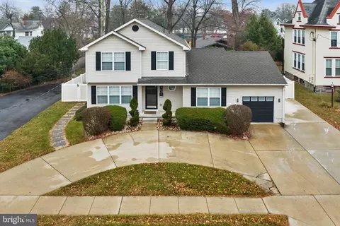 3220 Cove Rd, Pennsauken, NJ 08109