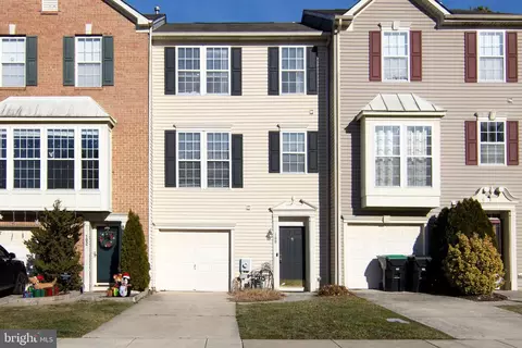 100 Colts Neck Dr, Sicklerville, NJ 08081