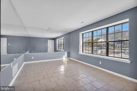 Living - 7 Hampton Gate Dr, Sicklerville, NJ 08081 photo 3 of 8