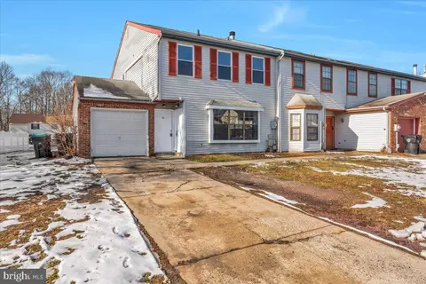 7 Hampton Gate Dr, Sicklerville, NJ 08081