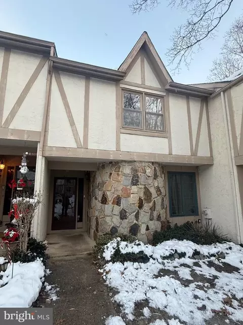 611 Jaeger Ct, Sicklerville, NJ 08081