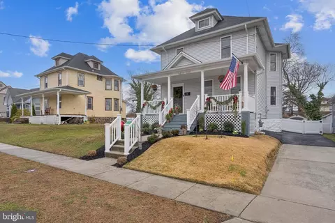 28 W Haddon Ave, Oaklyn, NJ 08107