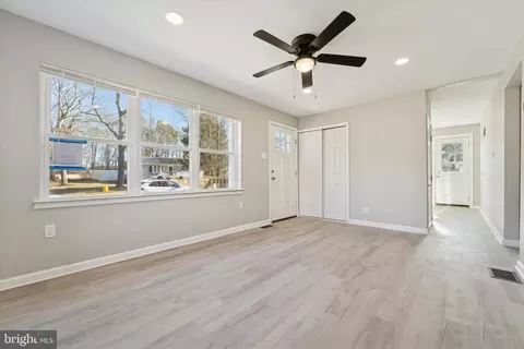 Entry Way - 760 Ashbourne Ave, Lindenwold, NJ 08021 photo 1 of 6