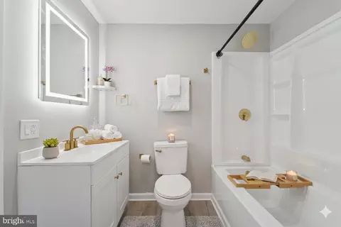 Bath - 760 Ashbourne Ave, Lindenwold, NJ 08021 photo 3 of 3