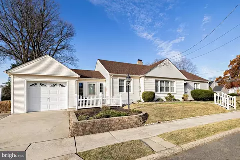 1900 W High St, Haddon Heights, NJ 08035