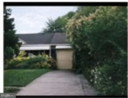 933 36th, Camden, NJ 08105