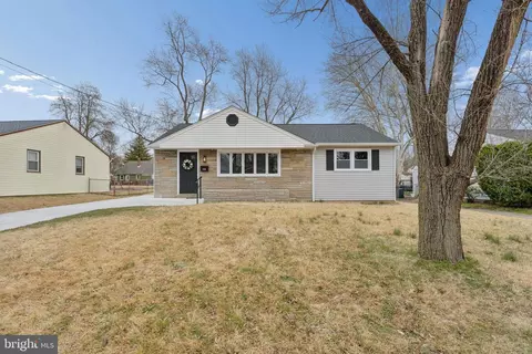 226 Adams Ave, Barrington, NJ 08007