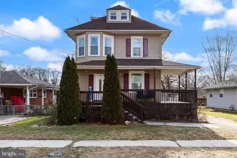224 E Lafayette Ave, Magnolia, NJ 08049