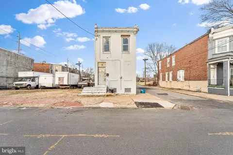 913 Pearl St, Camden, NJ 08102