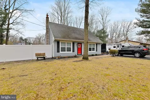 19 N Central Ave, Sicklerville, NJ 08081