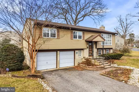 2 Winding Way, Berlin, NJ 08009