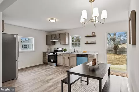 Entry Way - 501 Fifth, Lindenwold, NJ 08021 photo 1 of 3