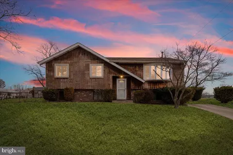 10 Windy Dr, Blackwood, NJ 08012