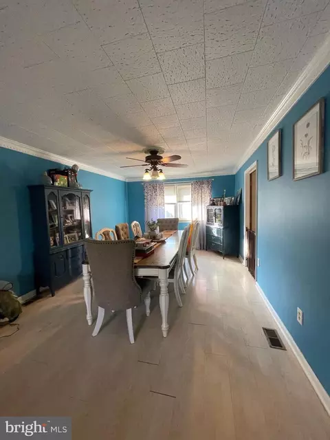 Dining - 150 N Smith Ter, Clementon, NJ 08021 photo 3 of 5