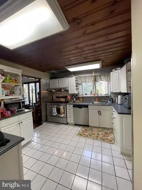 Kitchen - 150 N Smith Ter, Clementon, NJ 08021 photo 2 of 3