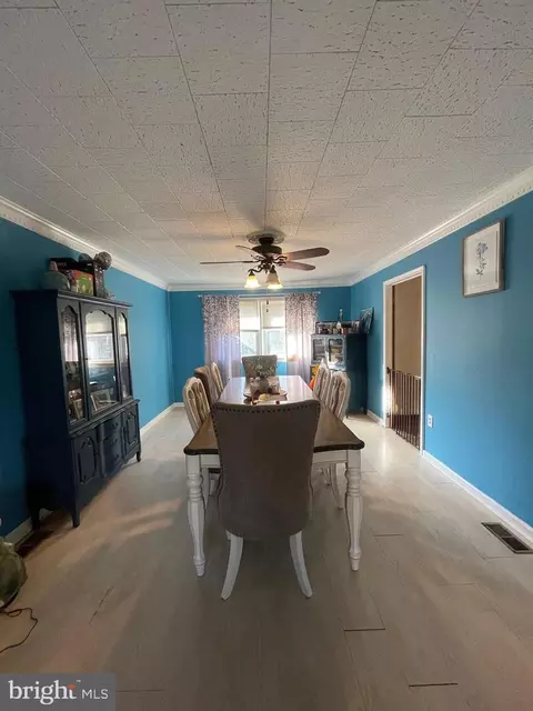 Dining - 150 N Smith Ter, Clementon, NJ 08021 photo 1 of 5