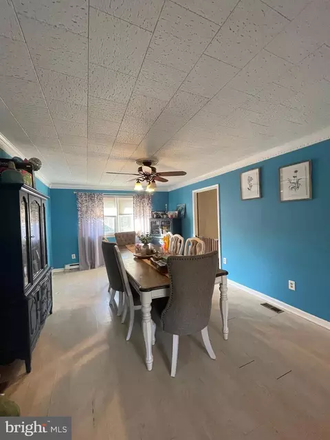 Dining - 150 N Smith Ter, Clementon, NJ 08021 photo 2 of 5