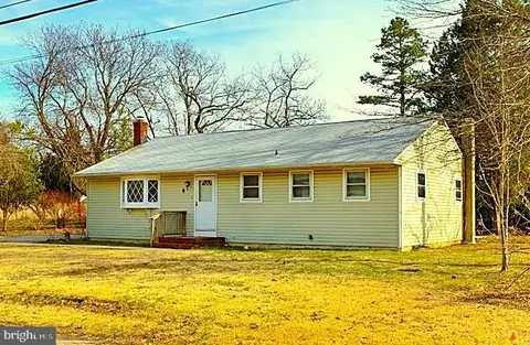 8 Roberts Ln, Berlin, NJ 08009