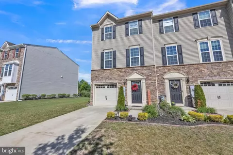78 Village Grn, Sicklerville, NJ 08081