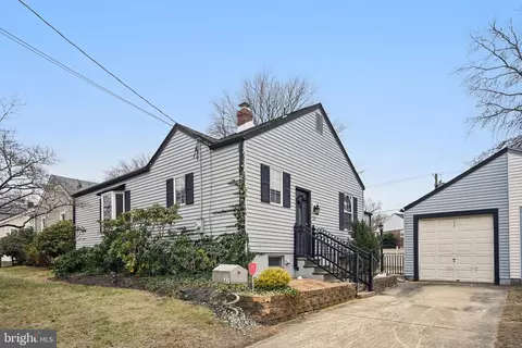 27 School Ln, Cherry Hill, NJ 08002