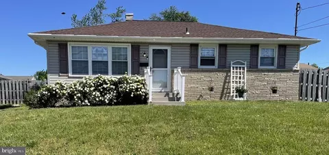 1101 Prospect Ln, Somerdale, NJ 08083