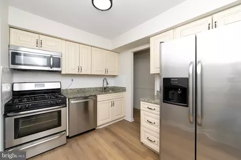 222 8 Echelon Rd, Voorhees, NJ 08043