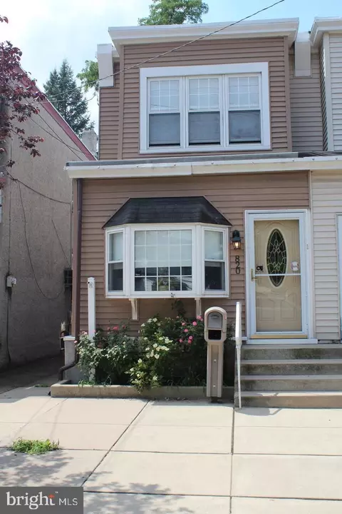 820 Division St, Gloucester City, NJ 08030