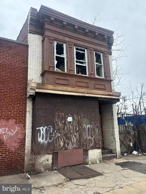 1142 S 6th St, Camden, NJ 08103