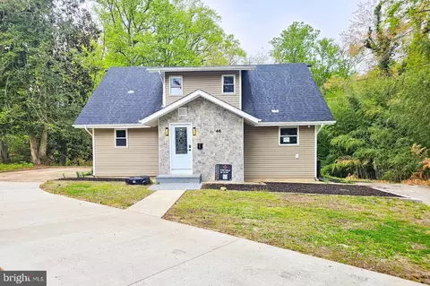 46 Trenton Ave, Clementon, NJ 08021