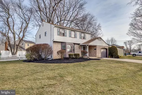 359 Windsor Dr, Cherry Hill, NJ 08002