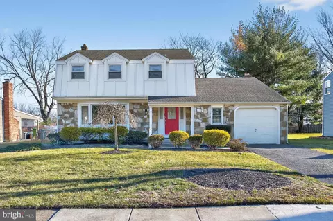 7 Lisa Ln, Cherry Hill, NJ 08003