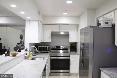 1031 Main St, Voorhees, NJ 08043