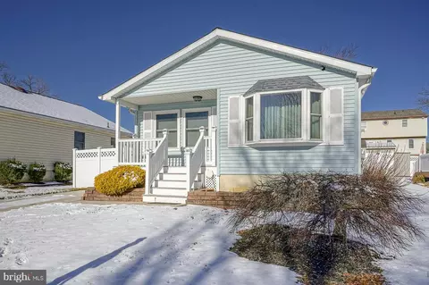 12 Juniper Ave, Somerdale, NJ 08083