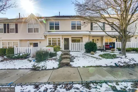 1502 Beacon Hill Dr, Sicklerville, NJ 08081