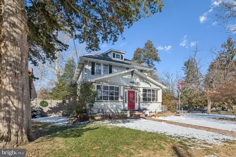 600 Beech Ave, Laurel Springs, NJ 08021