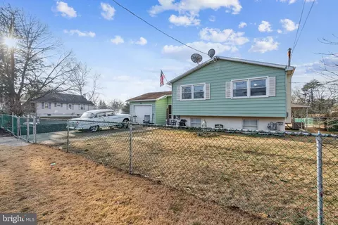 100 Garden Ave, Blackwood, NJ 08012