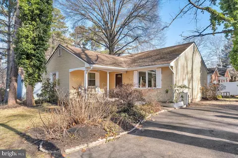 195 Eleanor Ter, Cherry Hill, NJ 08003